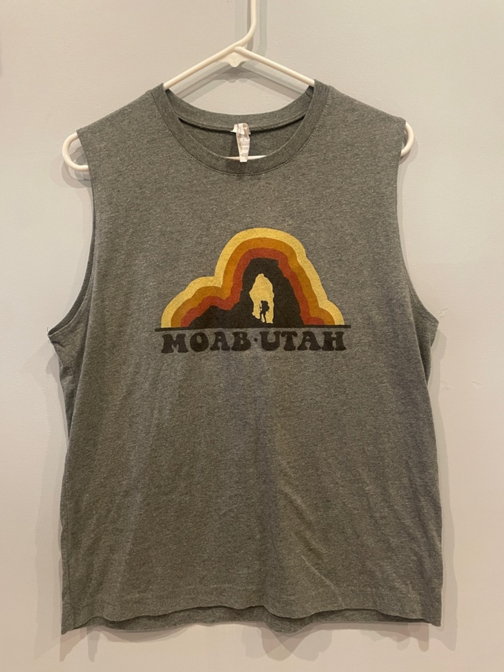 Moab Utah Retro Graphic Muscle Tee - Gray with Sunset Stripe large